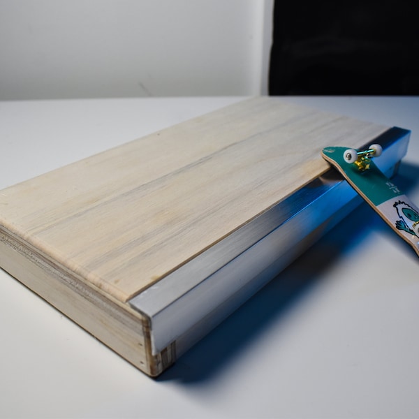 Venice Manual Pad | Flow Skate Co. Fingerboard Ramps | Premium Fingerboard Ramp & Obstacle