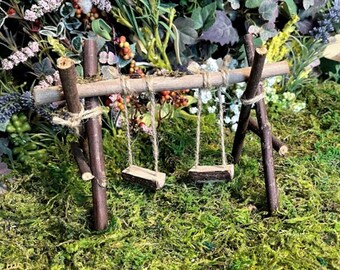 Miniatuur Swing Set gemaakt van Sticks en Twine!