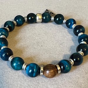 Ravenclaw-inspired stretch bracelet (V2)