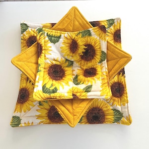 Sunflower Microwave Cozy Bowls and / or Plate/Placemats.  Three sizes available. It Won’t burn your hands or table. Made  to hold it’s shape