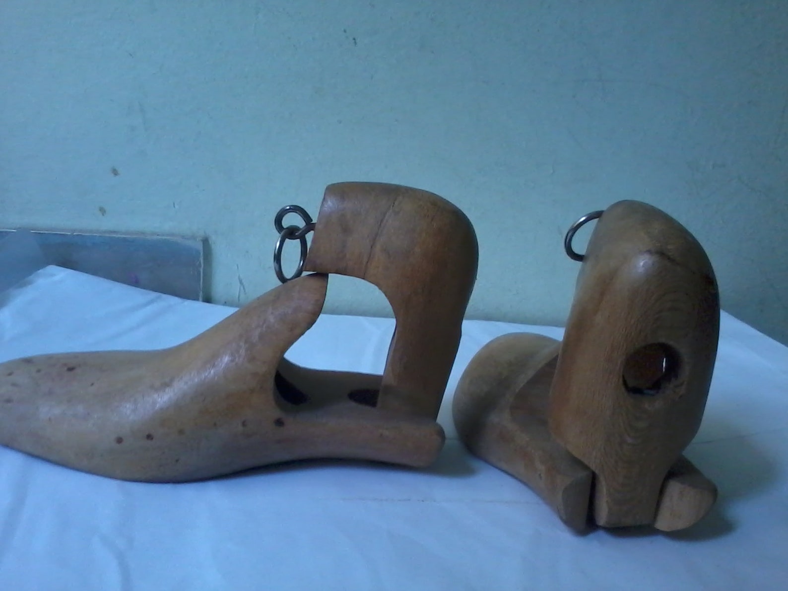 Paire D'embauchoirs En Bois Pour Chaussures - Alfa Paris - Ancien
