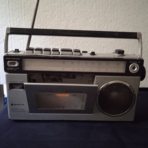 Radio cassette and portable player, Mini Radio cassette brand Sanyo, AF/AM Radio recorder gray color cassette model m 02 two band AF