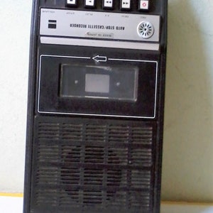 Tonbandgerät (Kassette) Vintage Sharp Marke Japan, schwarze Farbe RD - 481 e