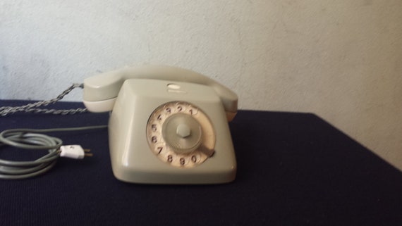 1 Teléfono manual vintage de color verde. teléfono fijo, teléfono