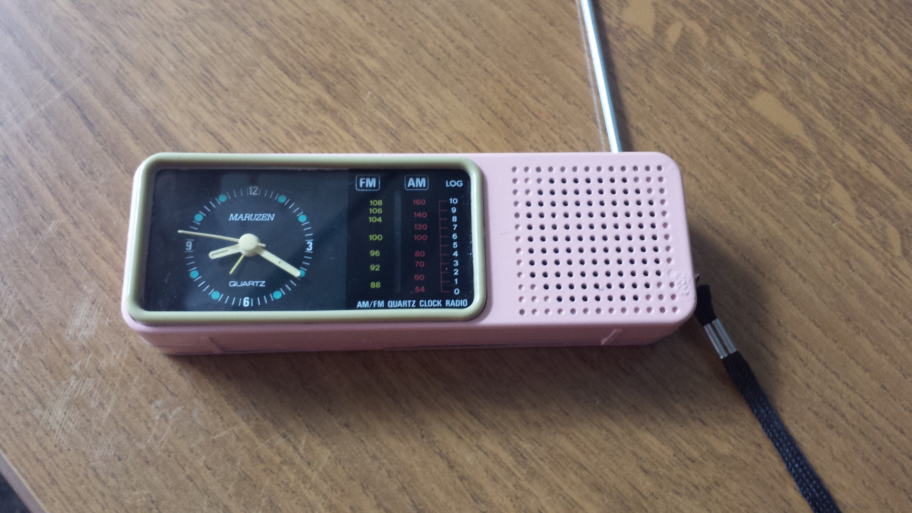Radio Réveil Design Numérique (Thermomètre