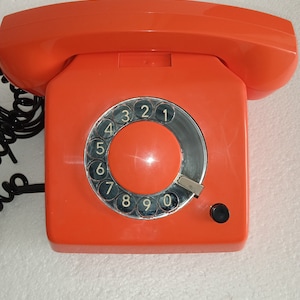 Vintage oranje telefoon, retro telefoon, oranje telefoon, oranje telefoon, vaste telefoon, bakeliet telefoon kantoortelefoon,