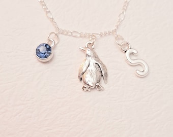 Pinguïn-bedelarmband: gepersonaliseerde initiaal, geboortesteenkristal