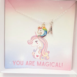 Collar con inicial de unicornio, caja de regalo, entrega especial, regalo para niña, joyería para niña, dije mágico, colgante con letra, pieza de plata, diseño delicado de princesa