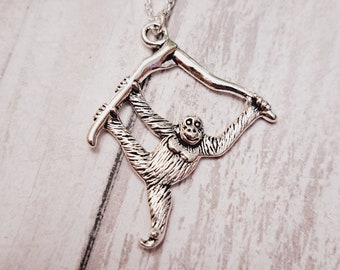 Collar de plata con dije de orangután: regalo de joyería animal