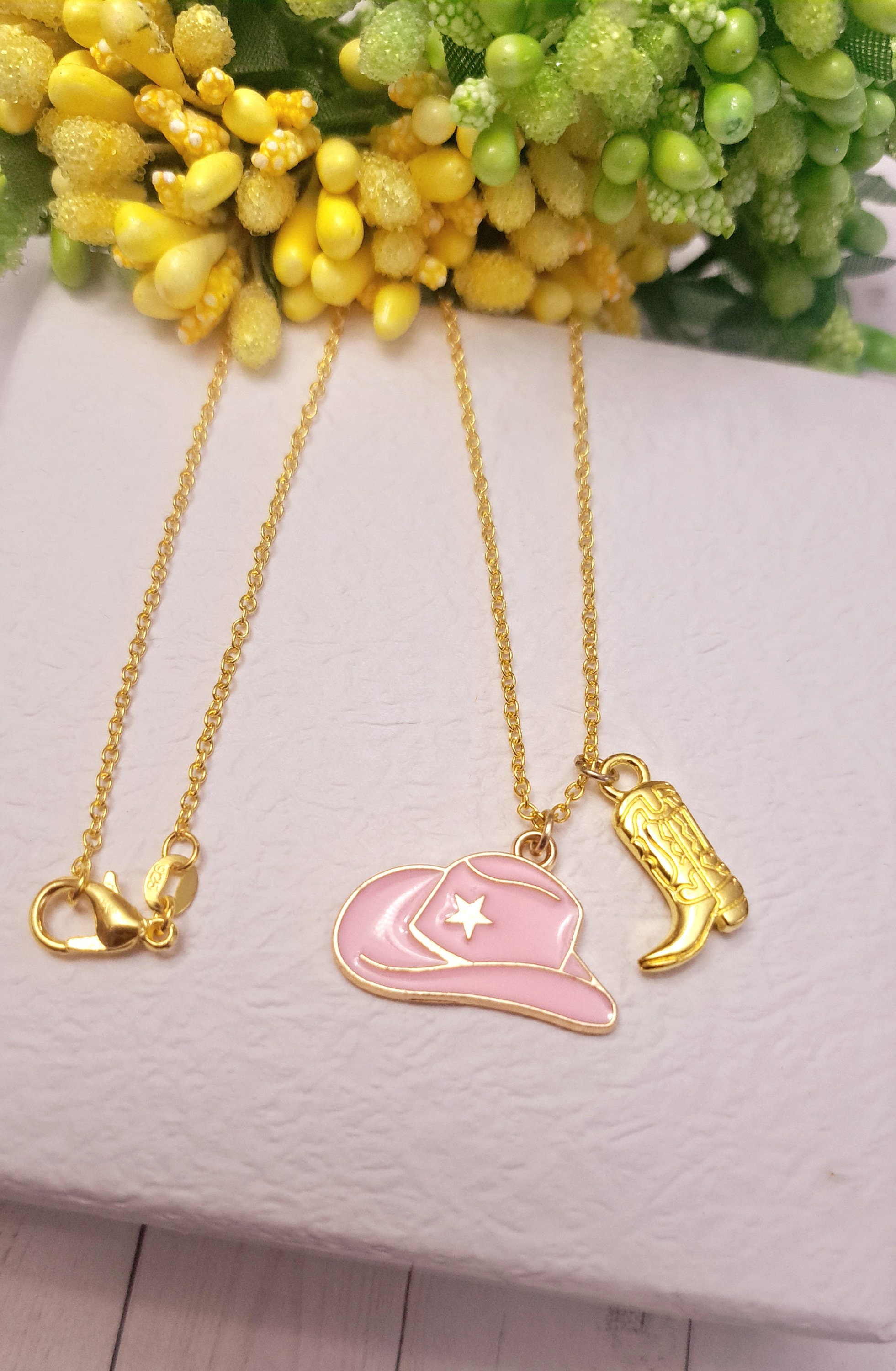 2 Collane Western Con Ciondolo Cowgirl E Stella In Strass - Acciaio Inox Per Concerti Country - 4