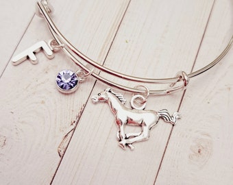 Silver horse charm initial bracelet, equestrian horse lover jewelry,  horse lover gift, cowgirl pendant dangle bracelet, birthstone charm