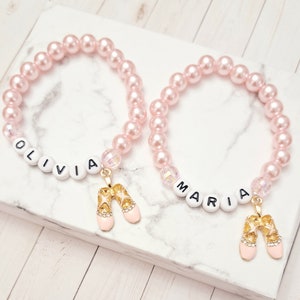 Pulsera de ballet con nombre personalizado, zapatos de bailarina personalizados, regalo de bailarina, regalo de recital de baile, joyería de ballet rosa para ella