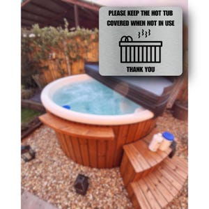 Metallic Silver Aluminium Hot Pot-Schild - &quot;Bitte halten Sie den Hottub abgedeckt, wenn er nicht in Gebrauch ist&quot; - UV gedruckte, selbstklebende Spa-Erinnerung
