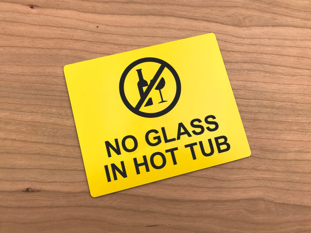 Adesivo 'No Glass In Hot Tub' Per Vasca Idromassaggio | Cartello Sicurezza 12x10 Cm, Argento/nero/giallo, Adesivo 3M Impermeabile