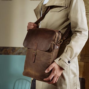 Sac messager personnalisé en toile cirée pour homme, sac bandoulière fin en cuir ajustable