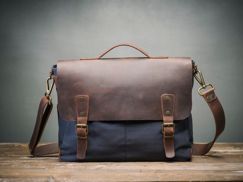 Personalisierte Laptop-Tasche für Männer, Vintage-Ledertasche Made in Europe, Computer-Tasche für die Schule, Männer-Aktentasche handgefertigt von echten Handwerkern Bild 1