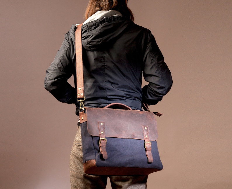 Personalisierte Laptop-Tasche für Männer, Vintage-Ledertasche Made in Europe, Computer-Tasche für die Schule, Männer-Aktentasche handgefertigt von echten Handwerkern Bild 2