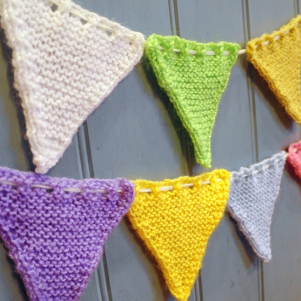 Easy bunting flag knitting pattern / Flags knitting pattern / Rainbow bunting flags / Knitted bunting / Beginner knitting pdf / flag