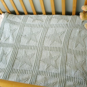 Easy baby blanket knitting pattern / Star pattern blanket / Chunky baby blanket / Beginner baby blanket / Baby shower gift / Layette gift image 6
