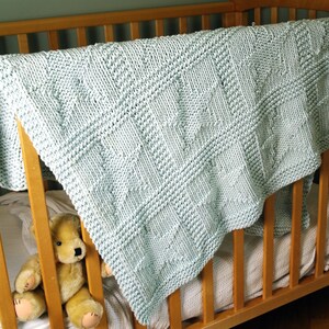 Easy baby blanket knitting pattern / Star pattern blanket / Chunky baby blanket / Beginner baby blanket / Baby shower gift / Layette gift image 9