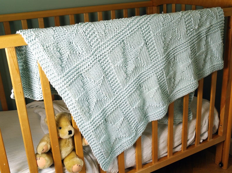 Easy baby blanket knitting pattern / Star pattern blanket / Chunky baby blanket / Beginner baby blanket / Baby shower gift / Layette gift image 9