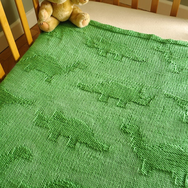 Modèle tricot couverture bébé facile / Couverture bébé dinosaure / Modèle tricot dinosaure / Couverture peignée Aran / Couverture bébé facile