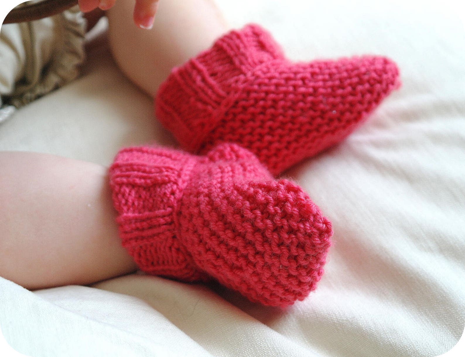Easy Knitting Pattern Baby Hat, Booties & Mittens / Beginner Baby Knitting Pattern / Layette