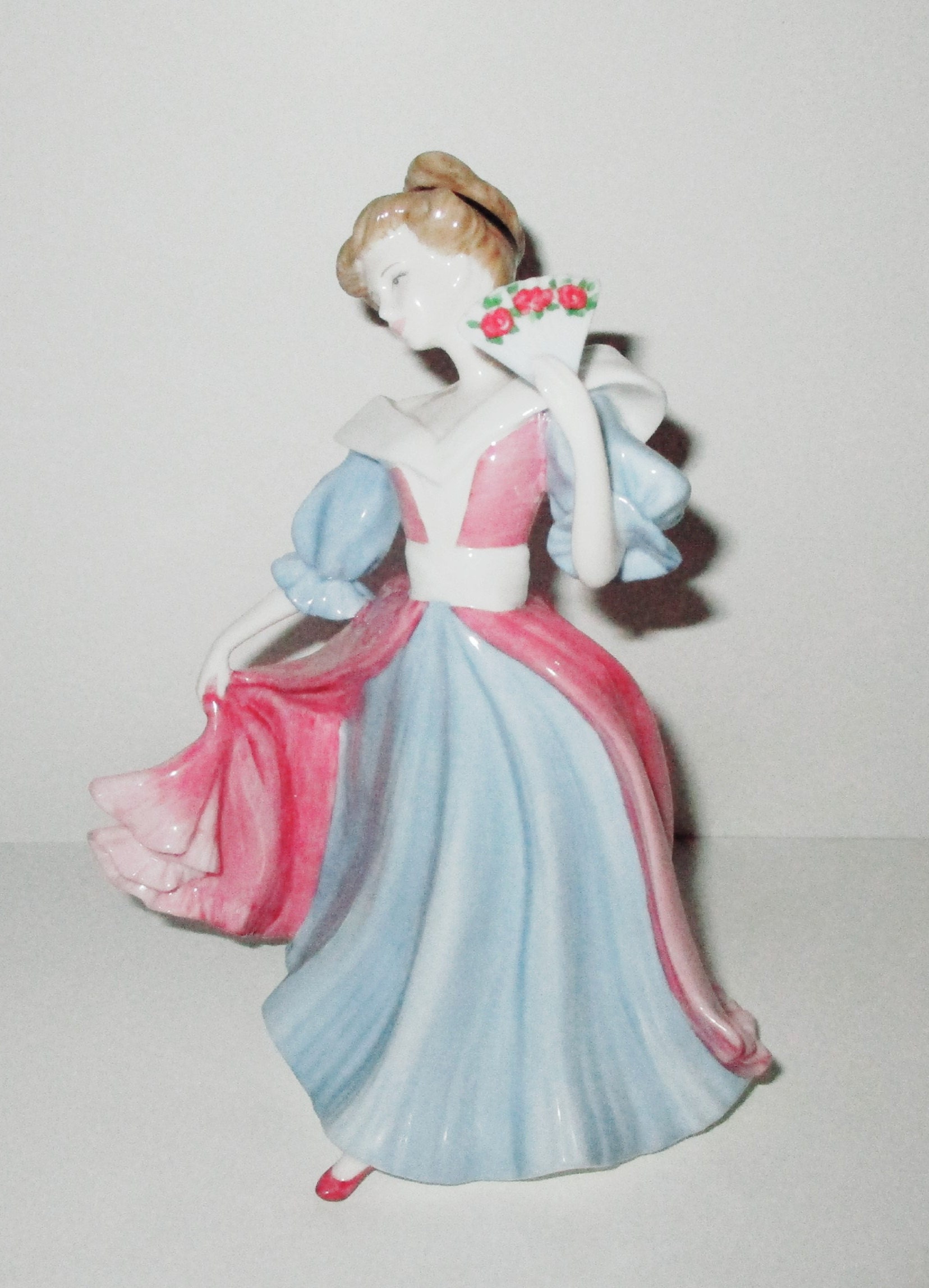 Lot of 12 Royal Doulton Figurines - Two Streets Estates