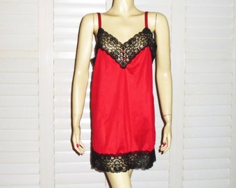 Vintage Babydoll Lingerie Red and Black Avon Nightie M