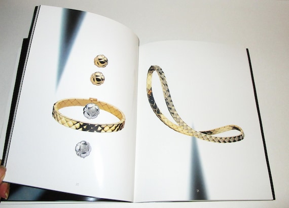 CHANEL シャネル　PERFECT BOOK 2003 2003 Chanel Catalog Fine Jewelry Collection Madison Ave Store