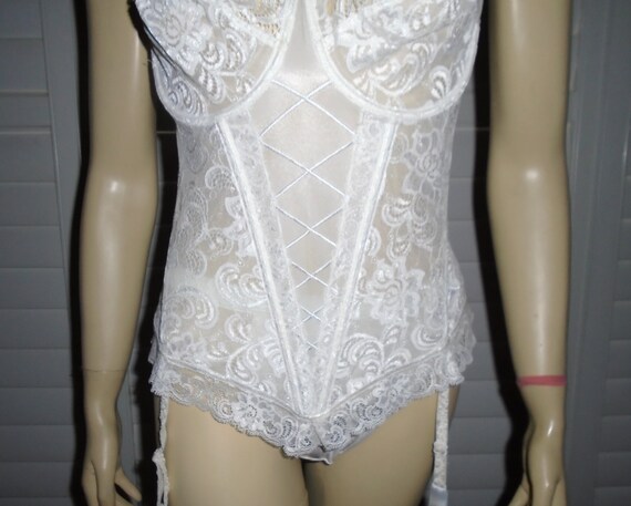 Vintage Corset 80s White Lace Corset with Garters… - image 4