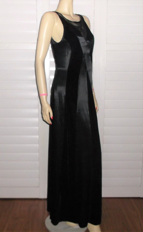 Vintage Evening Gown 80s Black Velvet Dress M - image 3