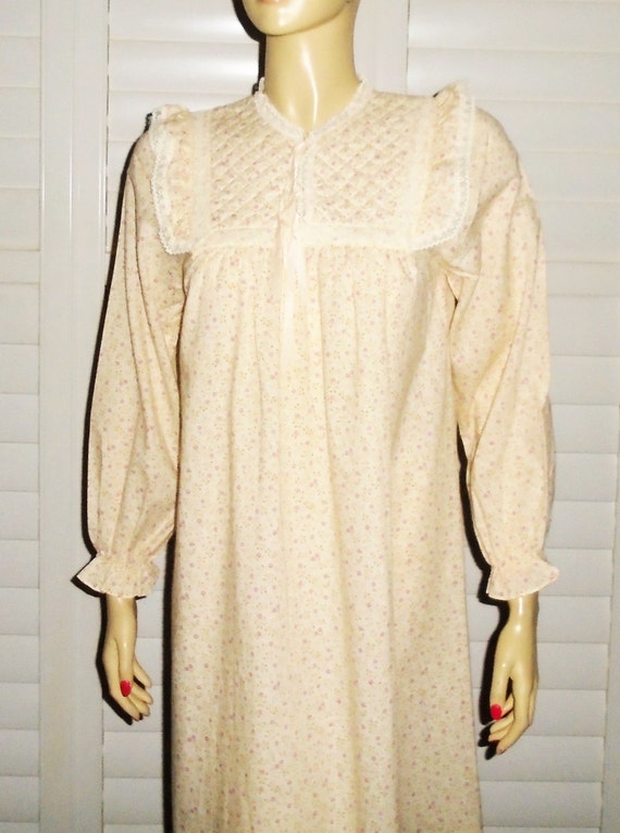 80s Robe Set Cream Floral Quilted Matching Pajama… - image 6