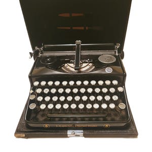 1930s Typewriter Seidel and Naumann English and German Keys in Case