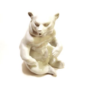 Vintage Wallendorf Bear Figurine White Porcelain 5.5&quot; High