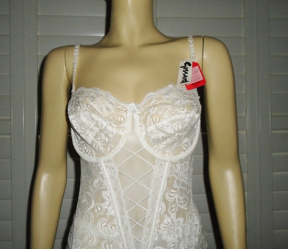 Vintage Corset 80s White Lace Corset with Garters… - image 3