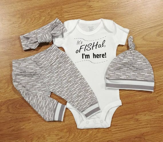 gender neutral take home outfit