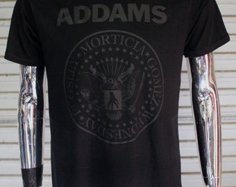 Addams Family - Ramones Schwarz Auf Schwarz T-Shirt