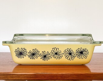 Rare JAJ Gaiety Daisy Yellow Vintage Pyrex Deep Space Saver Casserole Dish WITH Lid - Excellent Condition