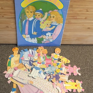 Folleto de coordenadas de la familia Barbie de la década de 1980/Familia de muñecas de papel de cartón/Kit de muñecas de dibujos animados para vestir/纸娃娃/可爱/China