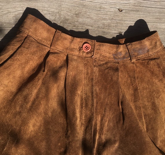 Vintage Brown Suede Ladies Pleated Shorts/Country… - image 4