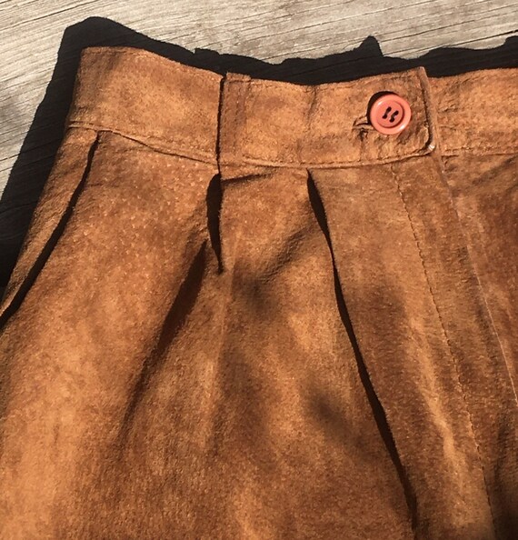 Vintage Brown Suede Ladies Pleated Shorts/Country… - image 7