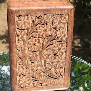 Vintage handgesneden houten kist/massief houten aandenkendoos/sierlijk bloemensnijwerk/rustiek gesneden doos/folkkunst