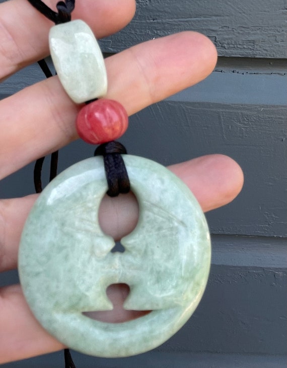 Vintage Oriental Chinese Carved Jade Necklace/Kiss