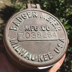 Medidor de tejón de latón vintage/Milwaukee, EE. UU./Reloj con tapa para medidor de agua/Retro/Steampunk/Americano de mediados de siglo/Rústico/Coleccionable