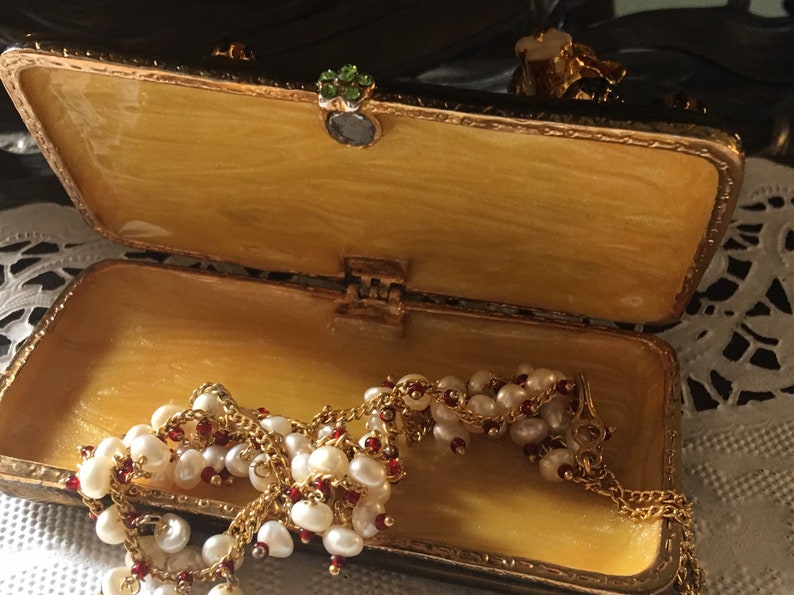 Vintage Bejeweled Animal Trinket Box3D Laying Leopard Figurine Jewelry BoxGold Foil and Enamel AccentsGemstone Magnetic ClosureExquisite