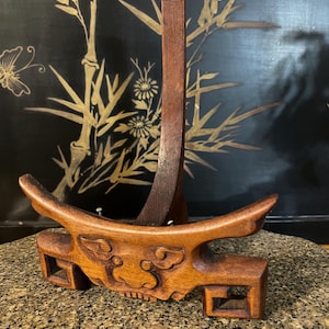 Carved Vintage Oriental Asian Chinese Hardwood Decorative Stand/Plate Holder/Curved Display/Stylized Bat Front Panel/8”T