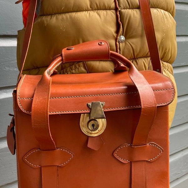 Vintage Genuine Cowhide Leather Camera Bag/Case/Trunk/Satchel/Removable Shoulder Strap/Lock & Key/Maruemu Tokyo Japan/All Original/1960’s