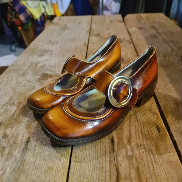 Zapatos de cuero vintage de los años 70 con suelas de goma