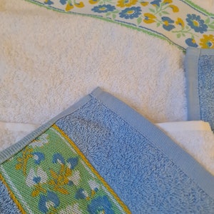 Set of 2 vintage bathroom towels deadstock 1960 1970s